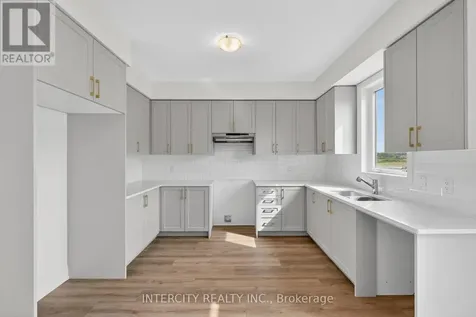 18 Legacy Circle Wasaga Beach ON L9Z 0L8