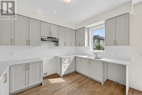 18 Legacy Circle Wasaga Beach ON L9Z 0L8