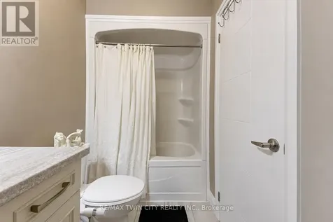 86 Woodberry Crescent Kitchener ON N3B 0C8