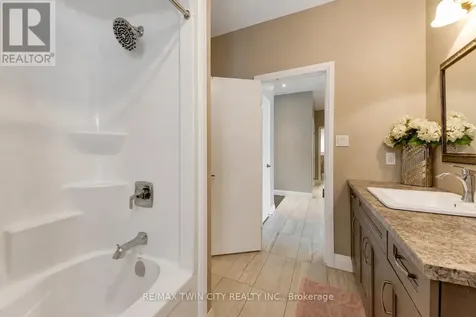 86 Woodberry Crescent Kitchener ON N3B 0C8