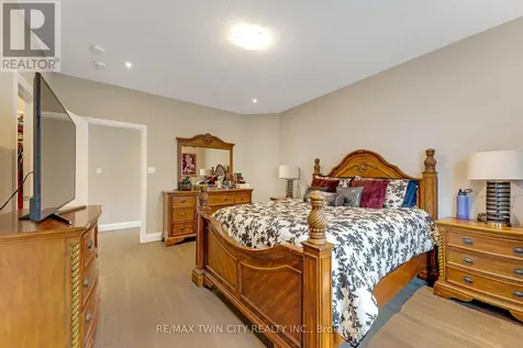 86 Woodberry Crescent Kitchener ON N3B 0C8