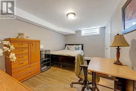 86 Woodberry Crescent Kitchener ON N3B 0C8