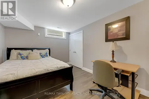 86 Woodberry Crescent Kitchener ON N3B 0C8