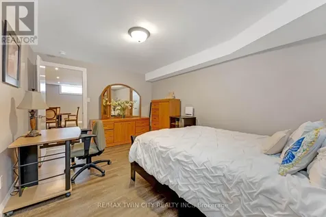 86 Woodberry Crescent Kitchener ON N3B 0C8