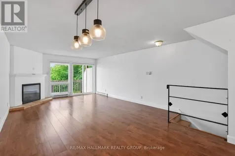 6609 Bilberry Drive Ottawa ON K1C 4N5