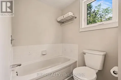 1856 Summerfields Crescent Ottawa ON K1C 7B7
