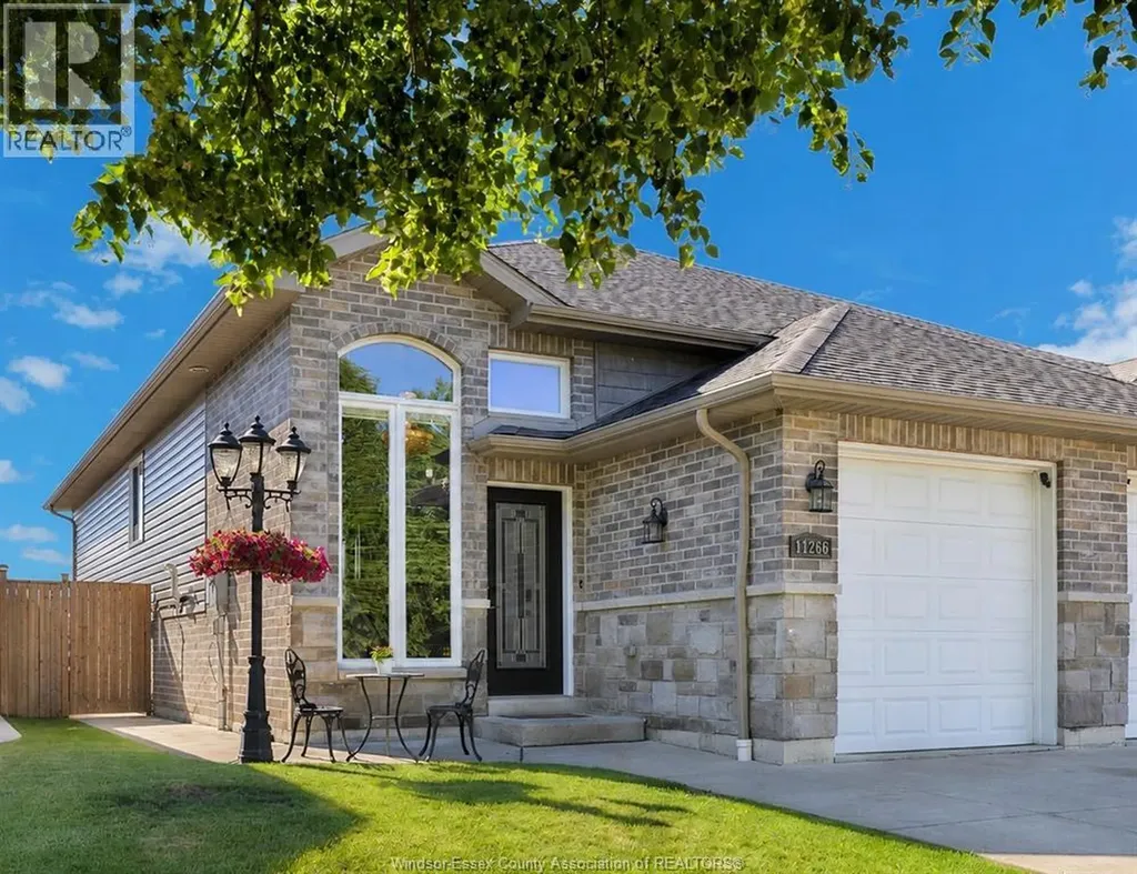 11266 Timber Bay Crescent Windsor ON N8R 2L2