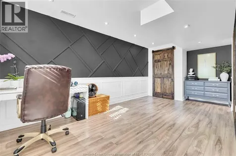 11266 Timber Bay Crescent Windsor ON N8R 2L2