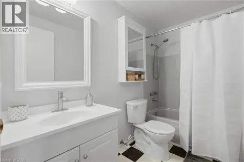 386 Highland Road West Stoney Creek ON L8J 3P9