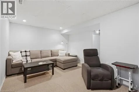386 Highland Road West Stoney Creek ON L8J 3P9