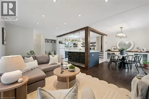 18 Jasper Court Kitchener ON N2E 1C6