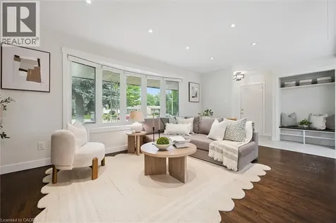 18 Jasper Court Kitchener ON N2E 1C6
