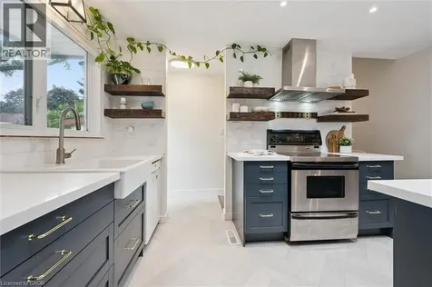 18 Jasper Court Kitchener ON N2E 1C6