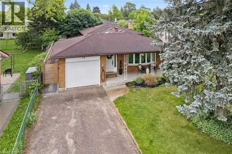 18 Jasper Court Kitchener ON N2E 1C6