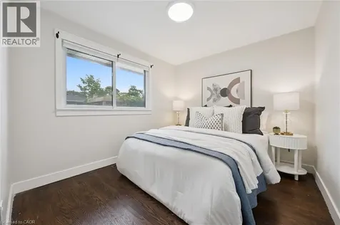 18 Jasper Court Kitchener ON N2E 1C6