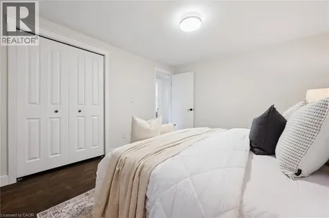 18 Jasper Court Kitchener ON N2E 1C6