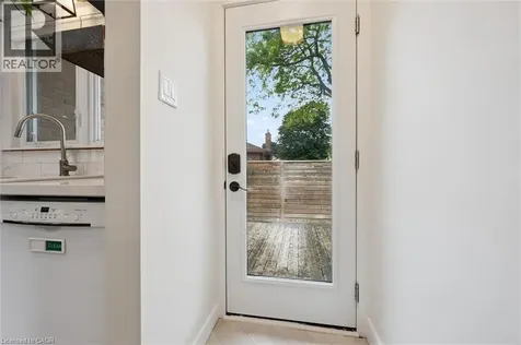 18 Jasper Court Kitchener ON N2E 1C6