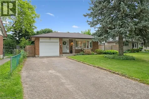 18 Jasper Court Kitchener ON N2E 1C6