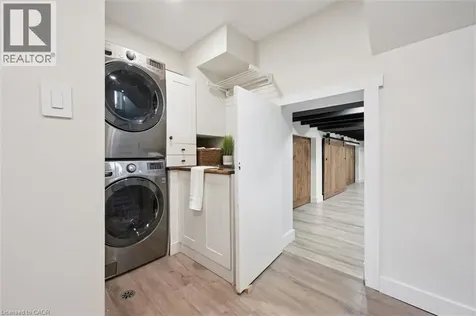 18 Jasper Court Kitchener ON N2E 1C6