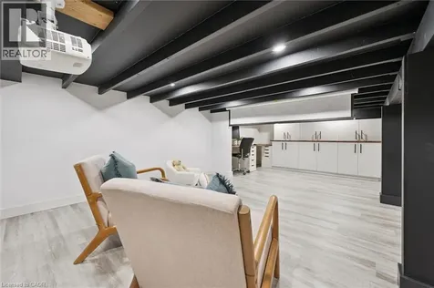18 Jasper Court Kitchener ON N2E 1C6