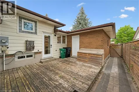 18 Jasper Court Kitchener ON N2E 1C6