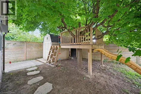 18 Jasper Court Kitchener ON N2E 1C6