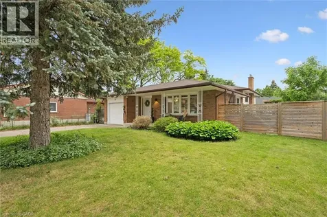18 Jasper Court Kitchener ON N2E 1C6