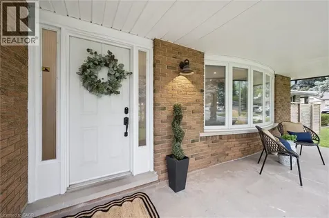 18 Jasper Court Kitchener ON N2E 1C6