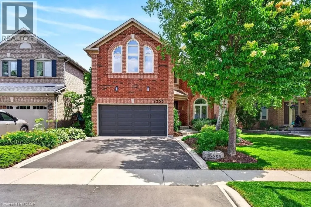 2255 Vista Oak Road Oakville ON L6M 3L8