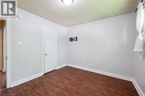 16 Beaucourt Place Hamilton ON L8S 2P7