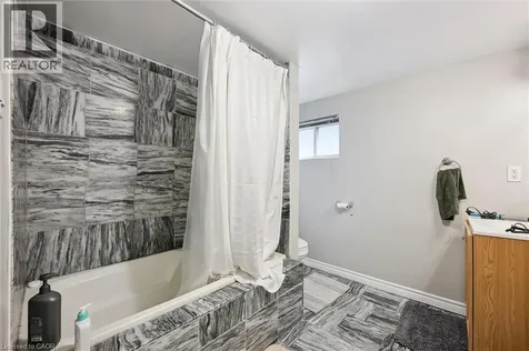 16 Beaucourt Place Hamilton ON L8S 2P7