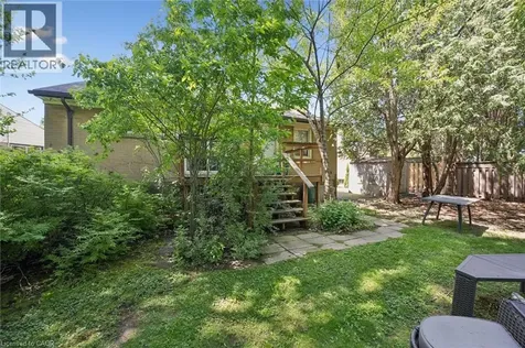 16 Beaucourt Place Hamilton ON L8S 2P7
