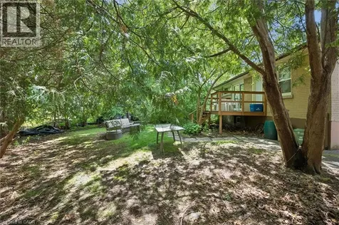 16 Beaucourt Place Hamilton ON L8S 2P7