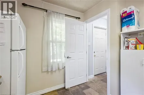 16 Beaucourt Place Hamilton ON L8S 2P7