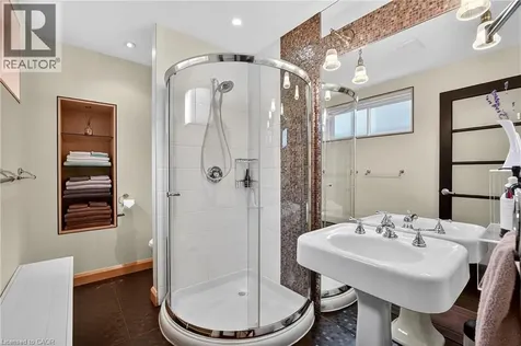 11 Peel Street St. Catharines ON L2N 5A2