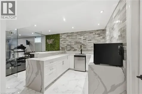 11 Maynard Street Hamilton ON L9B 1A9