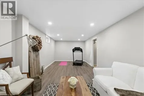 45 Arrowhead Crescent Kitchener ON N2P 1C1