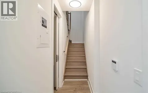 80 Vanauley Street Toronto ON M5T 0C9