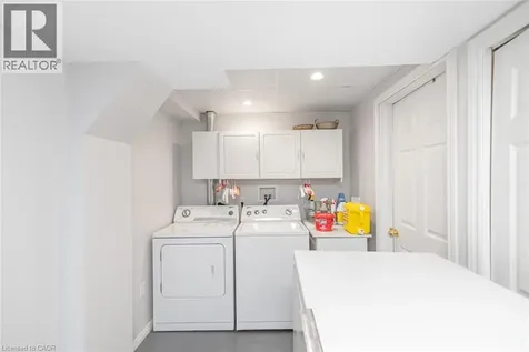 10 Richview Drive Hamilton ON L9B 2V5