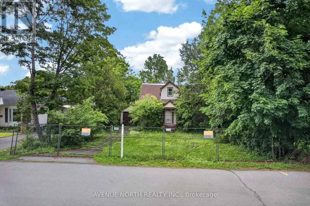 305 Mountbatten Avenue Ottawa ON K1H 5W2