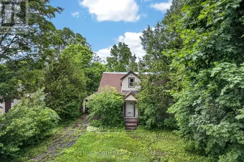 305 Mountbatten Avenue Ottawa ON K1H 5W2