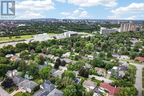 305 Mountbatten Avenue Ottawa ON K1H 5W2