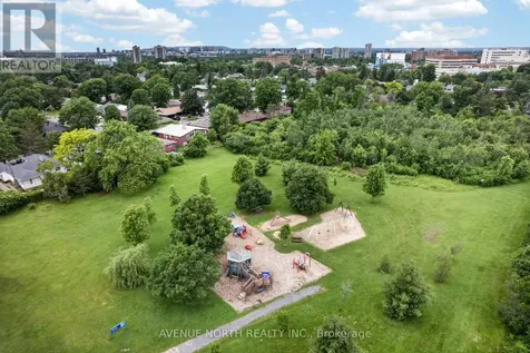 305 Mountbatten Avenue Ottawa ON K1H 5W2
