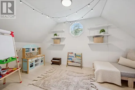 535 Sprucehill Avenue Waterloo ON N2L 4V8