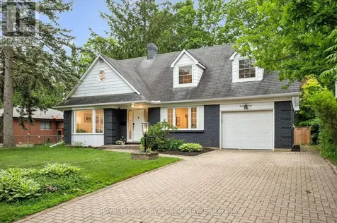 535 Sprucehill Avenue Waterloo ON N2L 4V8