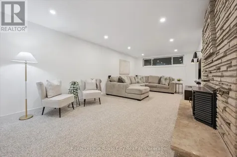 535 Sprucehill Avenue Waterloo ON N2L 4V8