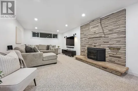 535 Sprucehill Avenue Waterloo ON N2L 4V8