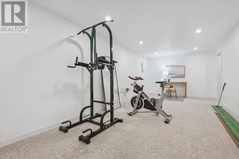 535 Sprucehill Avenue Waterloo ON N2L 4V8