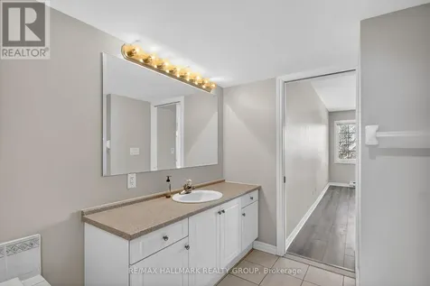 51 Robson Court Ottawa ON K2K 2W1