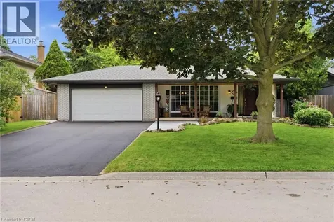 5203 Cedarbrook Crescent Burlington ON L7L 3P9